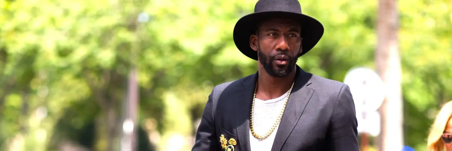 Amar'e Stoudemire walking through a public space