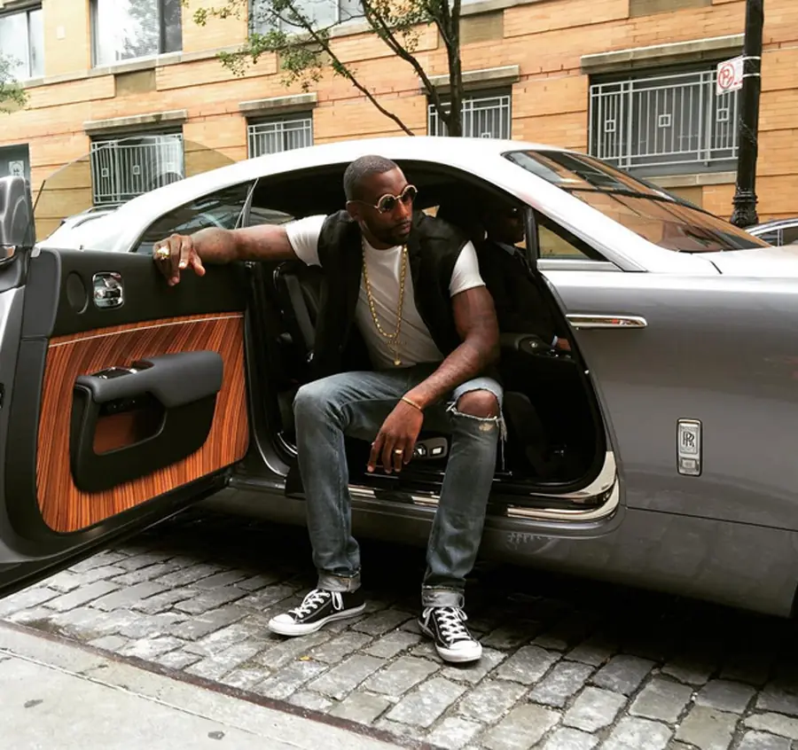 Amar'e Stoudemire on a city street